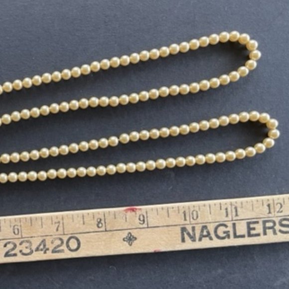 Long Pearl Necklace - Picture 3 of 4